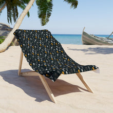 Load image into Gallery viewer, Gold and Silver Pebble Pattern Beach Towel