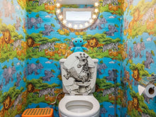 Load image into Gallery viewer, Funny Giraffe Toilet Seat: Humorous Resin Bathroom Decor, Housewarming gift for new home, Gift for animal lovers, unique xmas gift