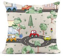 טען תמונה לגלריה, כרית פשתן 40*40 ס"מ . מעוצבת בדוגמת מכוניות צבעוניות